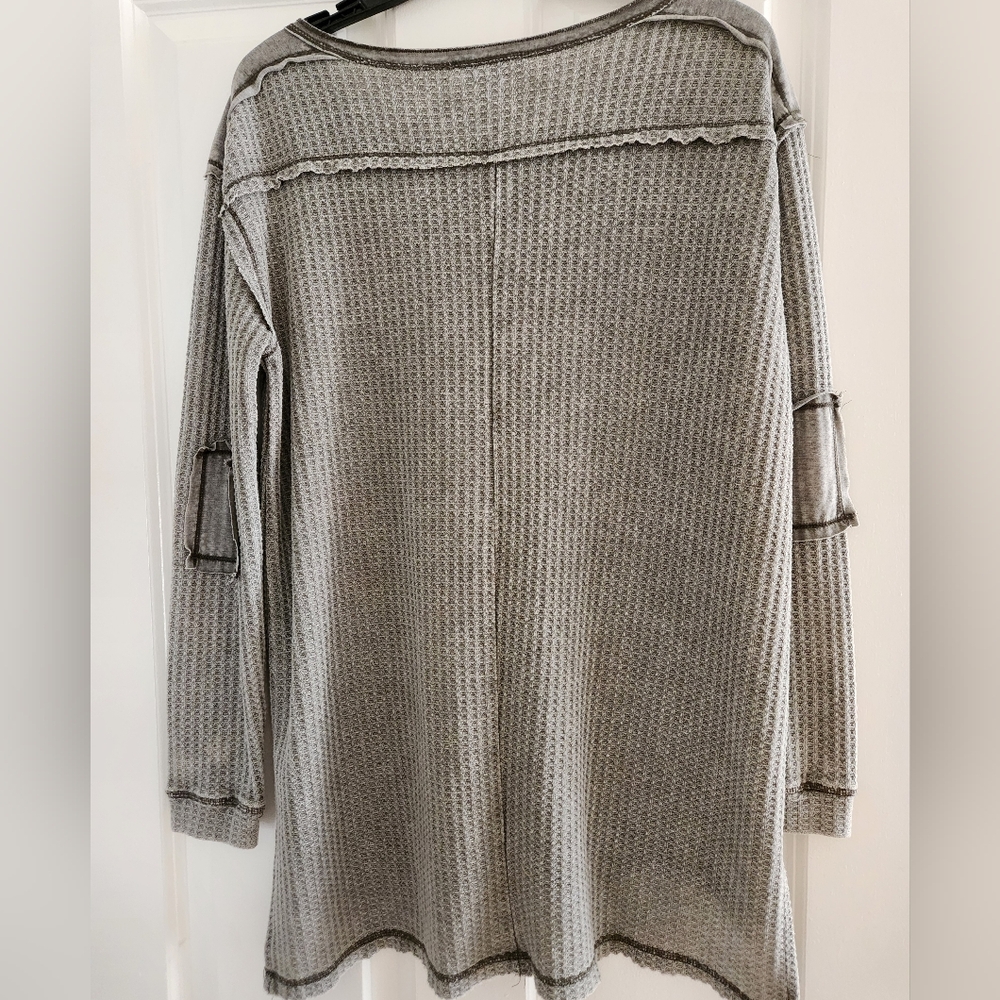 She and Sky Waffle knit patch sleeve henley, size S - Picture 6 of 7